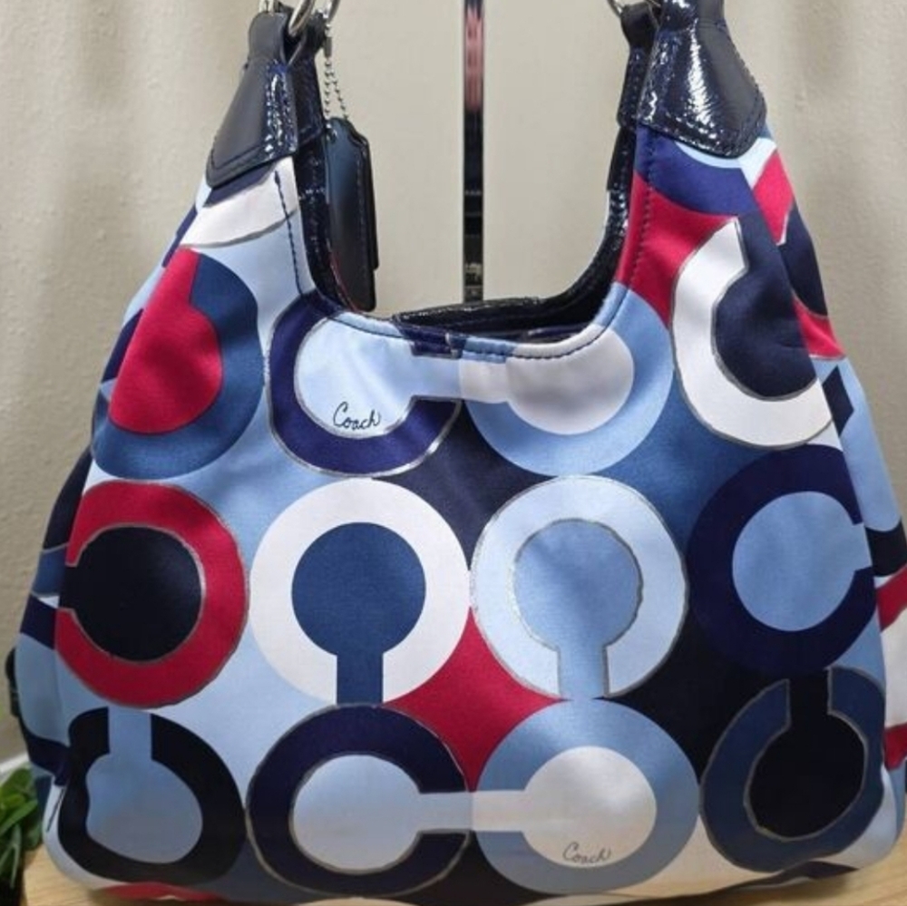 Coach Madison Graphic Op Art Maggie Shoulder Bag and Matching Wallet - Picture 4 of 16